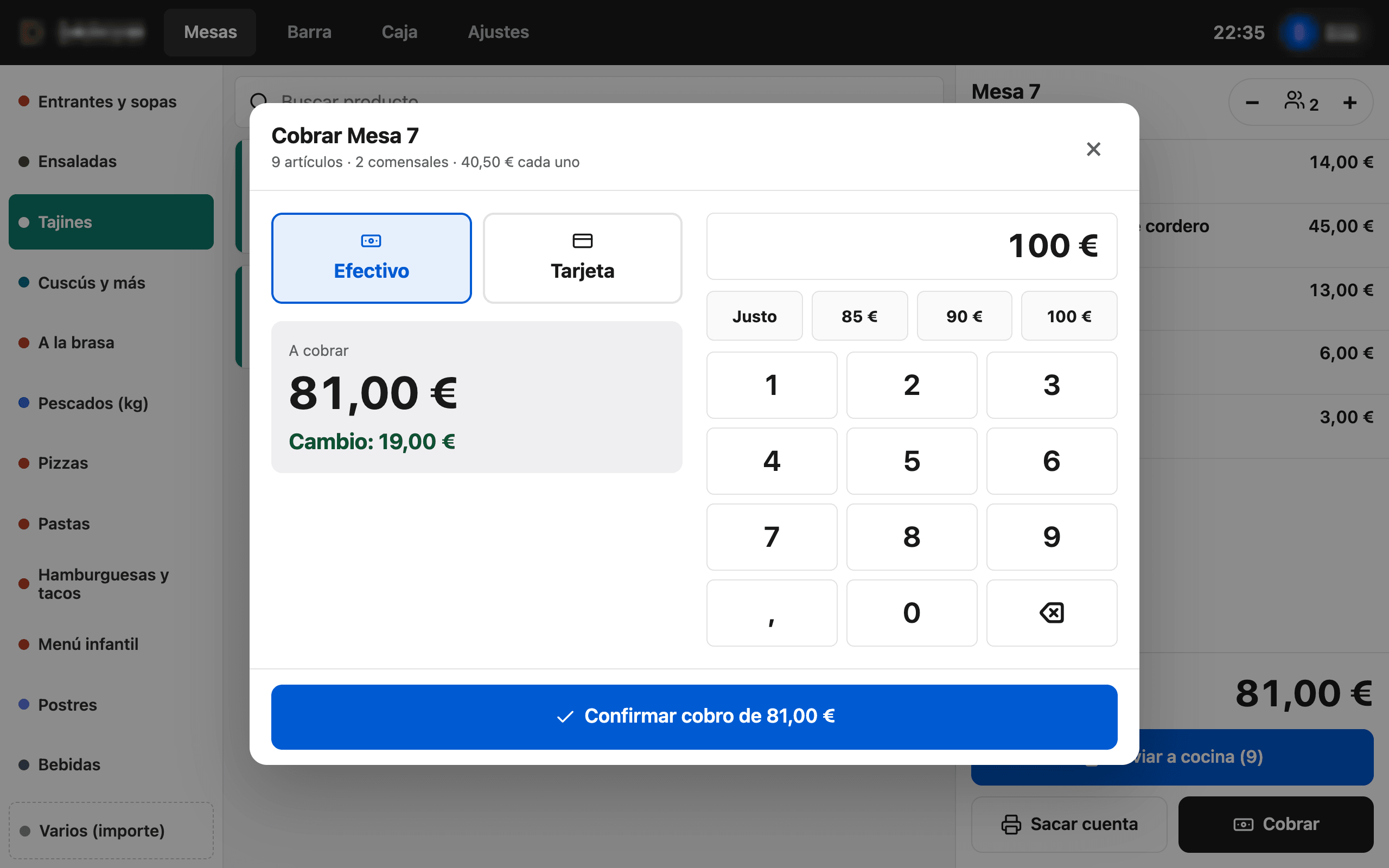 Ventana de cobro de RA TPV: pago en efectivo de 81,00 € con 100 € entregados y un cambio de 19,00 €, teclado numérico y botón Confirmar cobro.